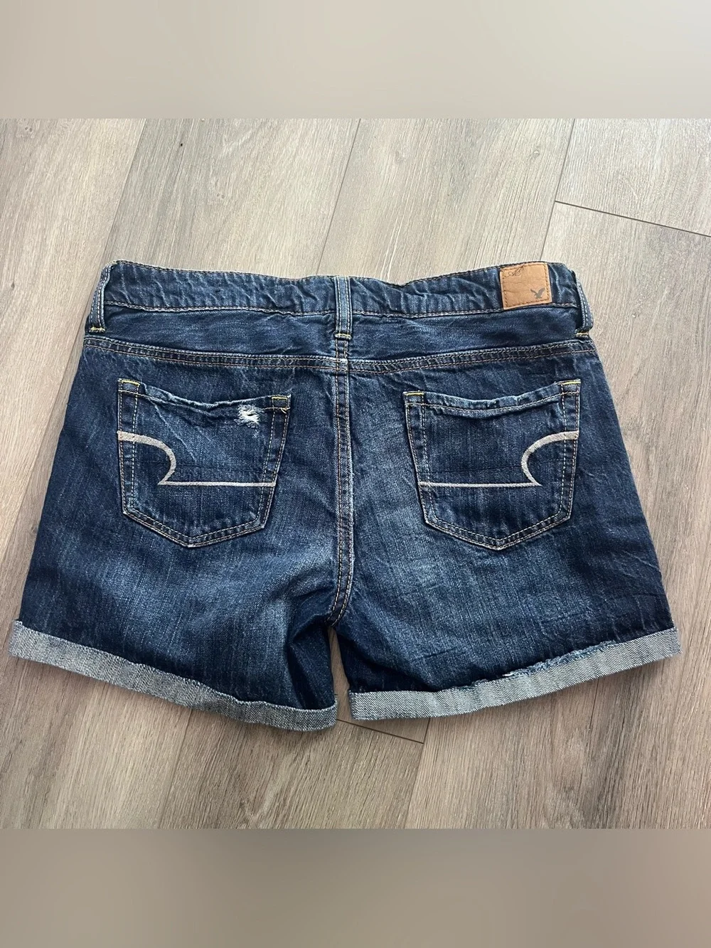 American Eagle Distressed Rolled Cuff Denim Shorts Size 4